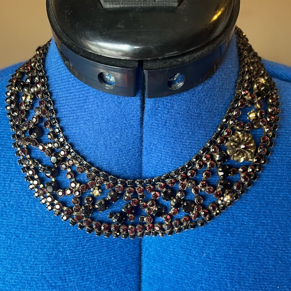Black and Burgundy Bib style Sorrelli Necklace - Picture 4 of 9